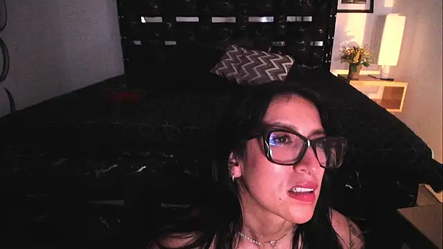 ZarayFeet's Live XXX Chat
