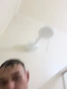 Erick_Santos39: δ ιαδικτυακό σόου στην κάμερα