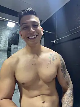 OliverWest04 Chat XXX in diretta