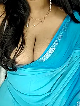 Curvy_Pooja Chat XXX in diretta