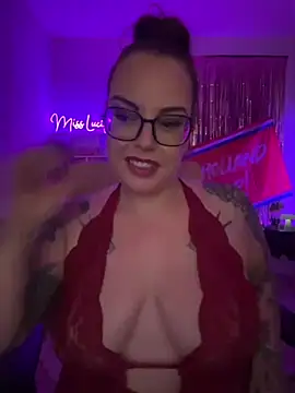 Miss_Lucifer6 élő XXX-chatje