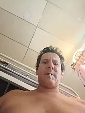 Chat +18 de Pornoforpyros ao vivo