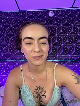 Živý XXX chat MelanyyJhonson15