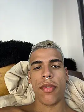 PrincesLeo Chat XXX in diretta