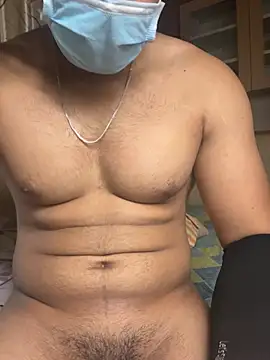 Show modela muscularZoro na web-kameri