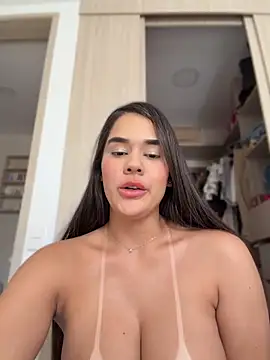 Chat XXX ao vivo de BellaLeclair