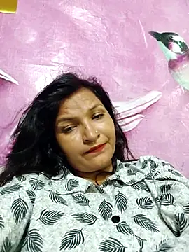 Priyaa_1433's Live XXX Chat