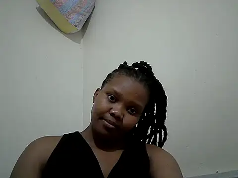Chat XXX ao vivo de QueenAtynat
