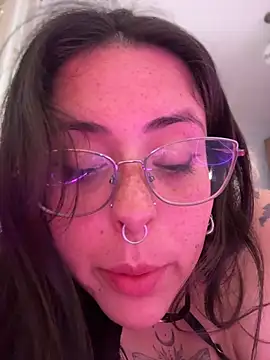 Mizztikaa Chat XXX live