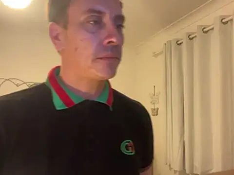 malcolm2334 élő XXX-chatje