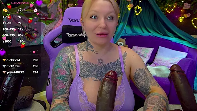 BlackedBarbie 现场XXX聊天