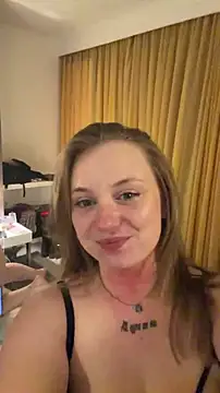 YumiLux Chat XXX in diretta