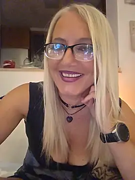 DIAMANTE64 Adlı Modelin Canlı XXX Sohbeti