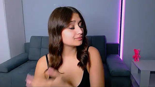 Amelie_Darkside Adlı Modelin Canlı XXX Sohbeti