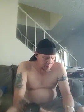 yourMasterisBored Show in webcam