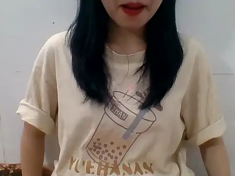 kiraa-007 Adlı Modelin Canlı XXX Sohbeti