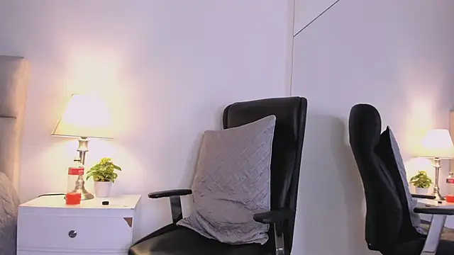 Chriss_Diamond Chat XXX live