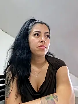 แชท XXX สดของ Luianna