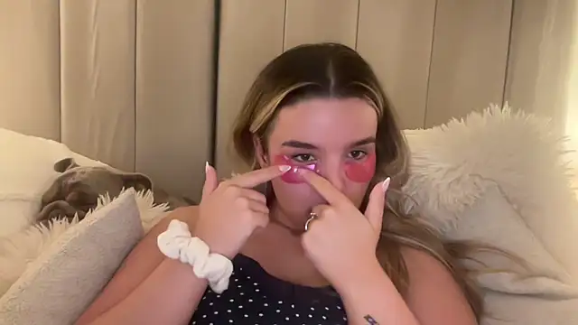 Онлайн чат XXX maisiesmithx