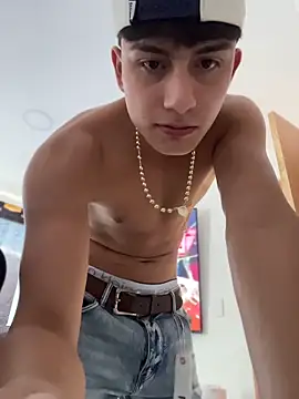 Lander_Cruz 即時 XXX 聊天