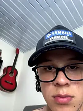 Domenick_Myls Pertunjukan Webcam