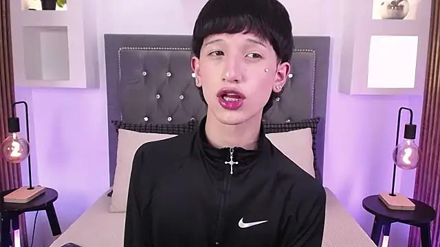 Emo_Boy_ Adlı Modelin Canlı XXX Sohbeti