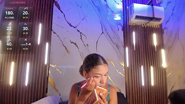 VictoriaDuart 现场XXX聊天