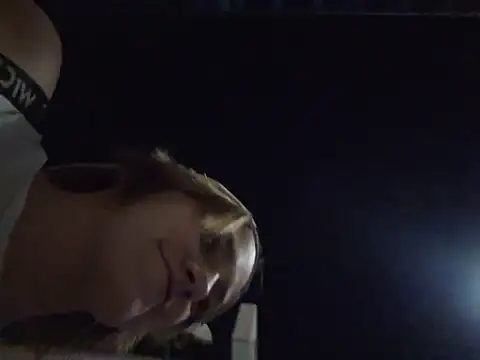 Chat +18 de Costymanea ao vivo