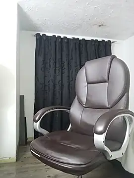Chat +18 de Mishka__ ao vivo