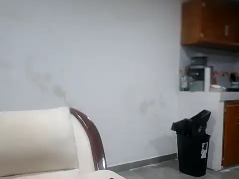 Yasmin_Paez99: απευθείας συνομιλία ΧΧΧ