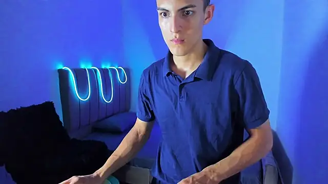 Matiius18: вебкам-шоу