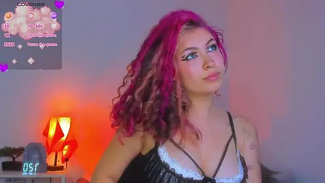 MarieTaylor_ Adlı Modelin Canlı XXX Sohbeti