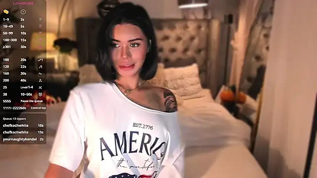 ParisianDoll live XXX chat