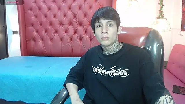 Cry_thereal élő XXX-chatje