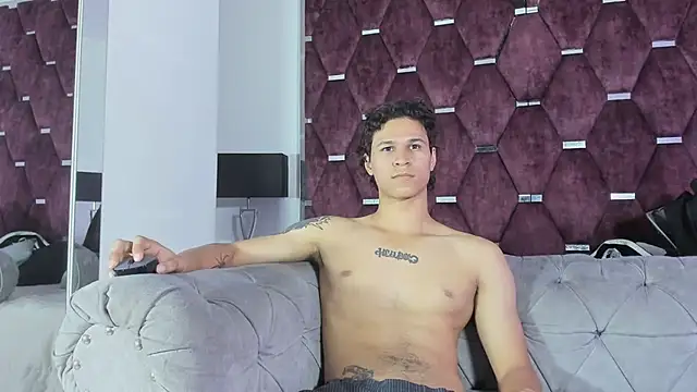 Chat +18 de TonyBenedetti ao vivo