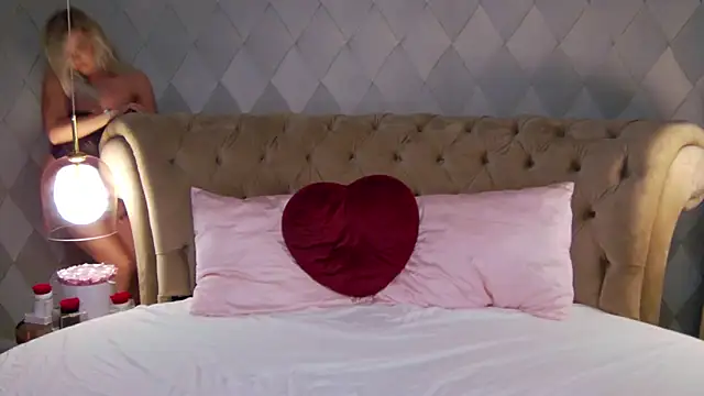 KimmBliss Chat XXX live