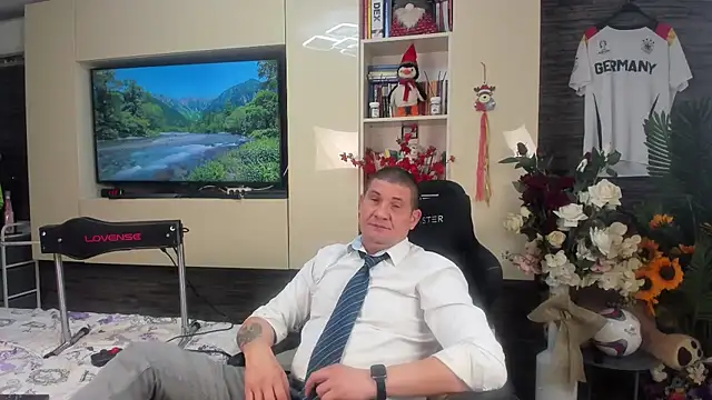 SpartacusDaddy48 Chat XXX live