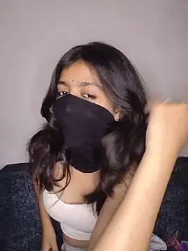 Prihu143 Adlı Modelin Canlı XXX Sohbeti
