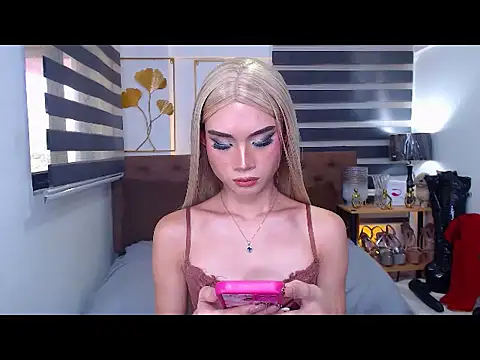 JuicyCockThea's Webcam Show
