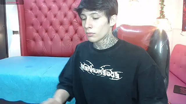 Chat +18 de Cry_thereal ao vivo