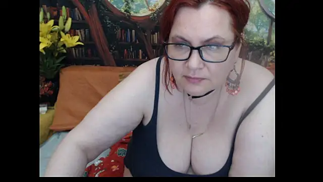 PlayfullMature's Live XXX Chat
