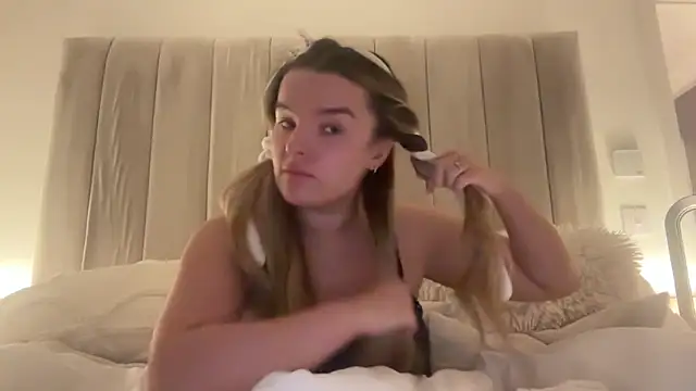 Онлайн чат XXX maisiesmithx