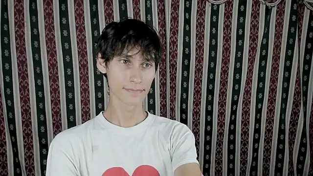 צ'אט XXX בשידור חי של Skinny_Sebas