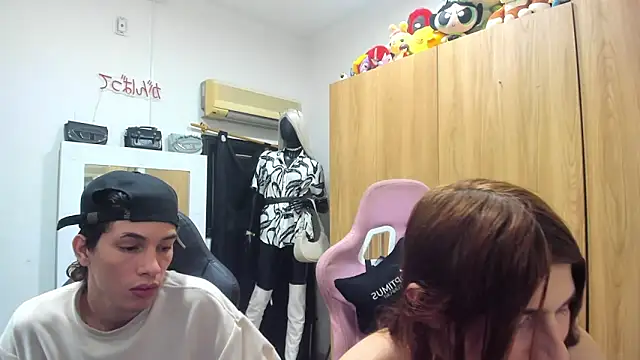 Pride_couple webcam show
