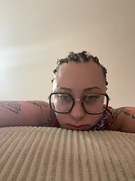 queenlo_xxx's Live XXX Chat