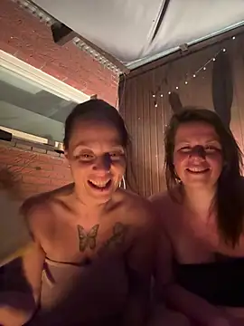 HotJules Chat XXX live