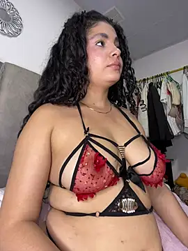 Chat +18 de Yassy_11 ao vivo