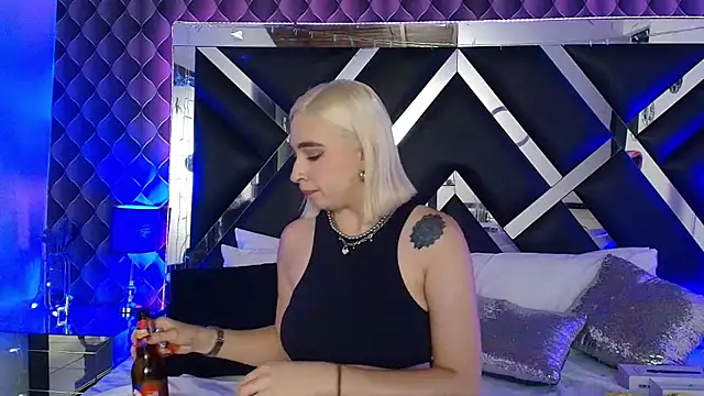 victoriaa_lee_'s Live XXX Chat