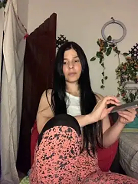 Estefani_32's Live XXX Chat