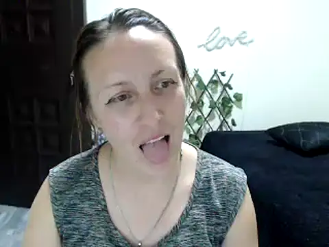 Chat XXX ao vivo de kittykalor09